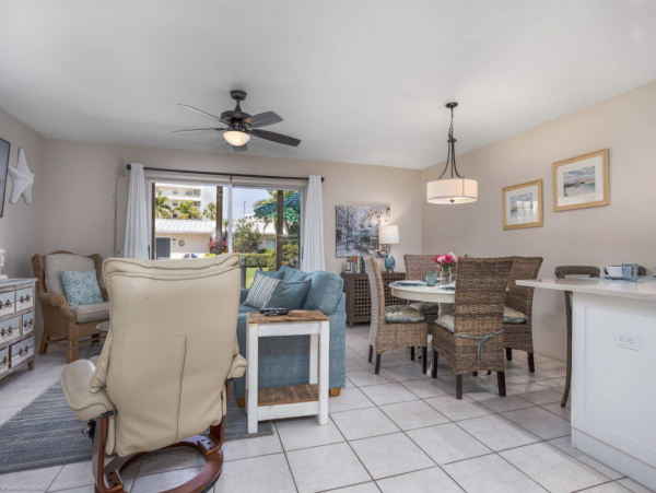 On Beach Siesta Key Vacation Condo Two Bedrolom Sleeps 8